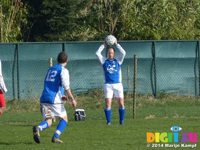 FZ002557 Pepijn voetballen